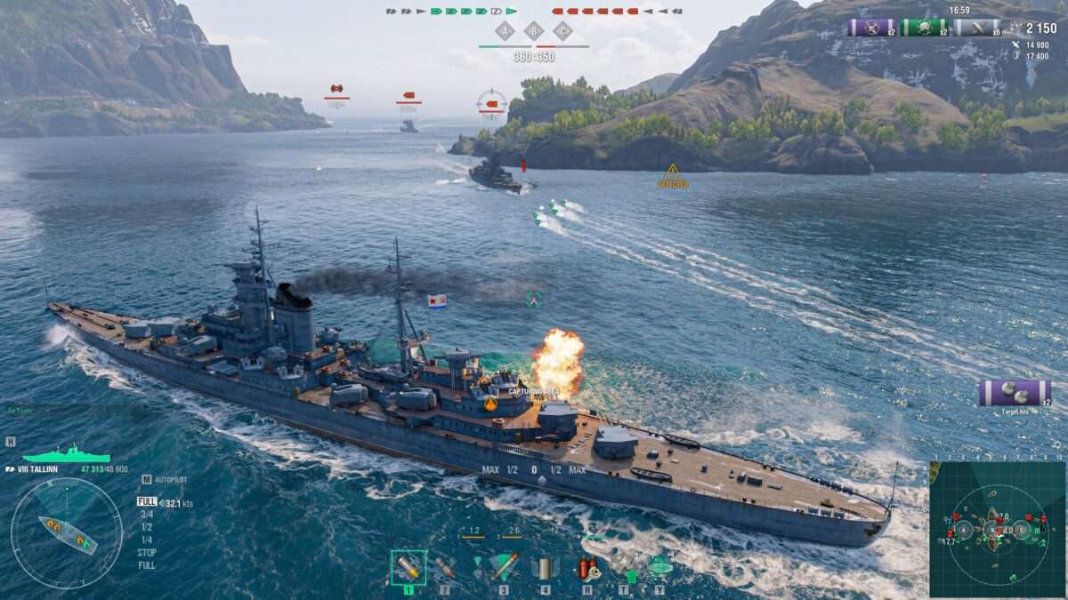 World of Warships battle screenshot — cruiser trading salvos mid-fight